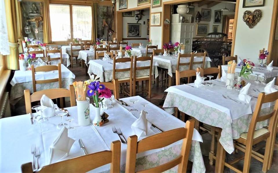 Al Fogolar Hotel Villa Santina Bagian luar foto