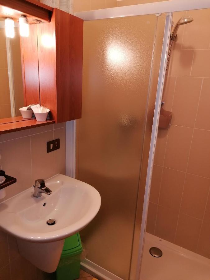 Al Fogolar Hotel Villa Santina Bagian luar foto